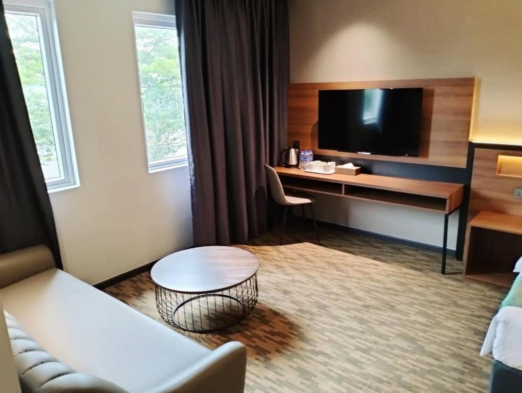 Nb Hotel Johor Bahru Buitenkant foto