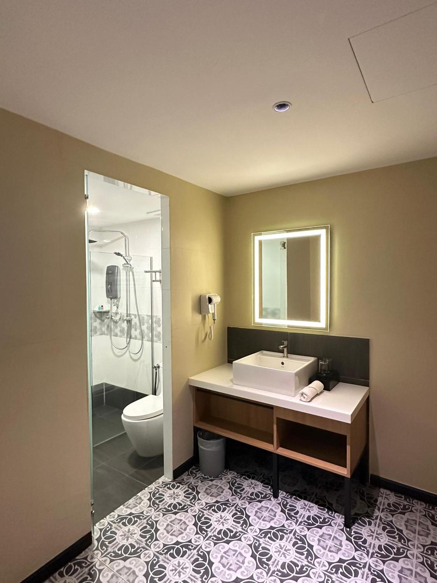 Nb Hotel Johor Bahru Buitenkant foto