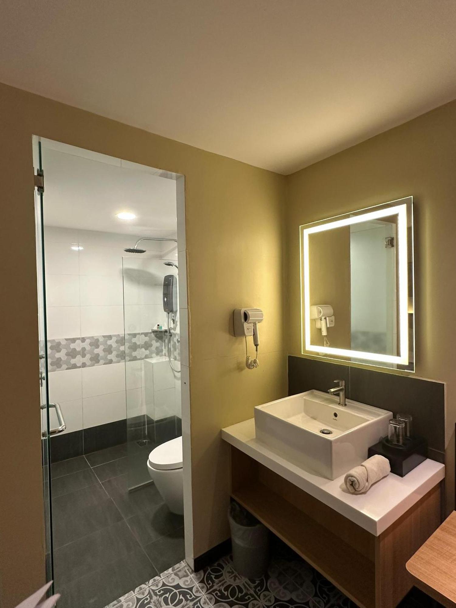 Nb Hotel Johor Bahru Buitenkant foto