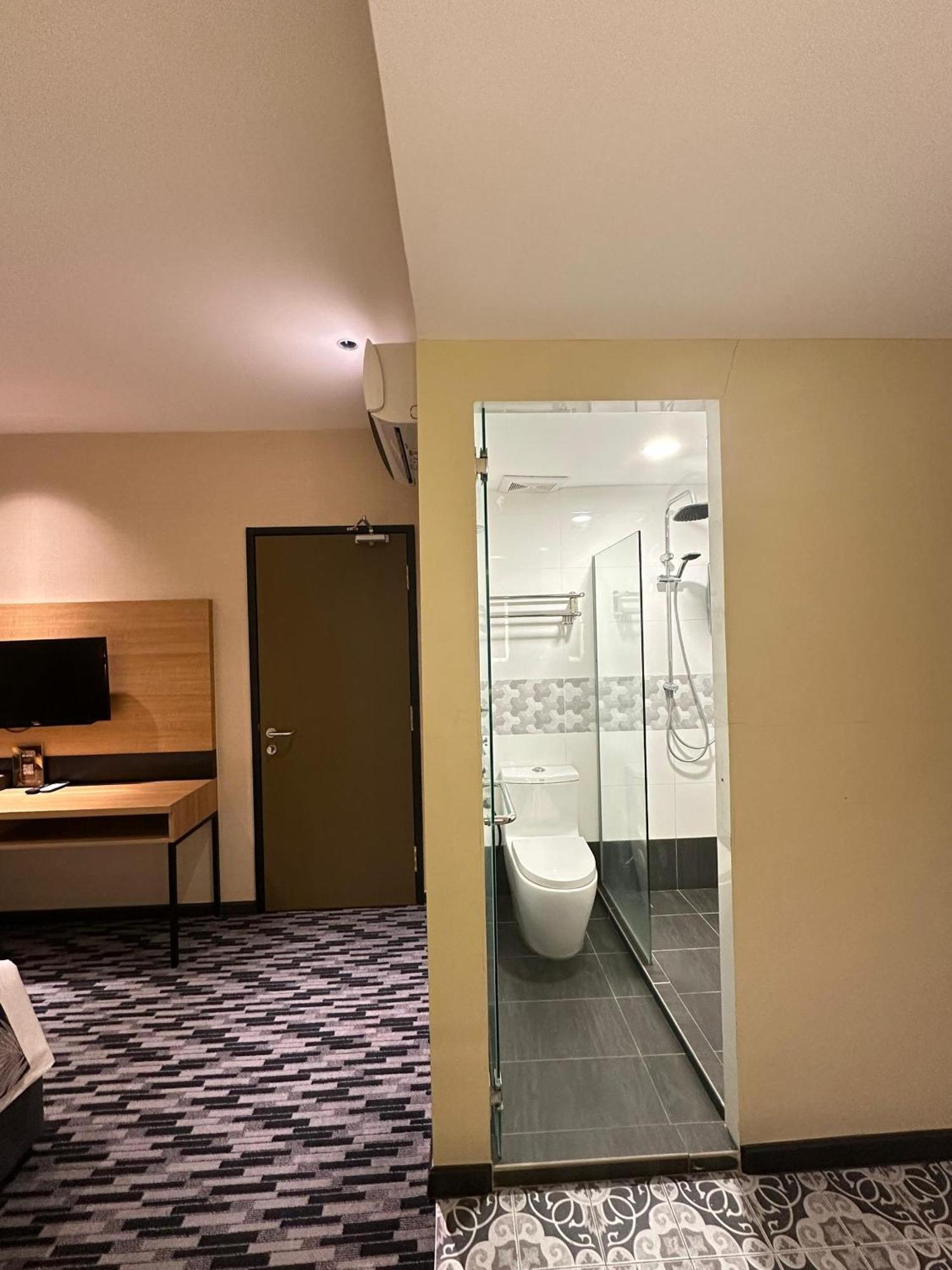 Nb Hotel Johor Bahru Buitenkant foto