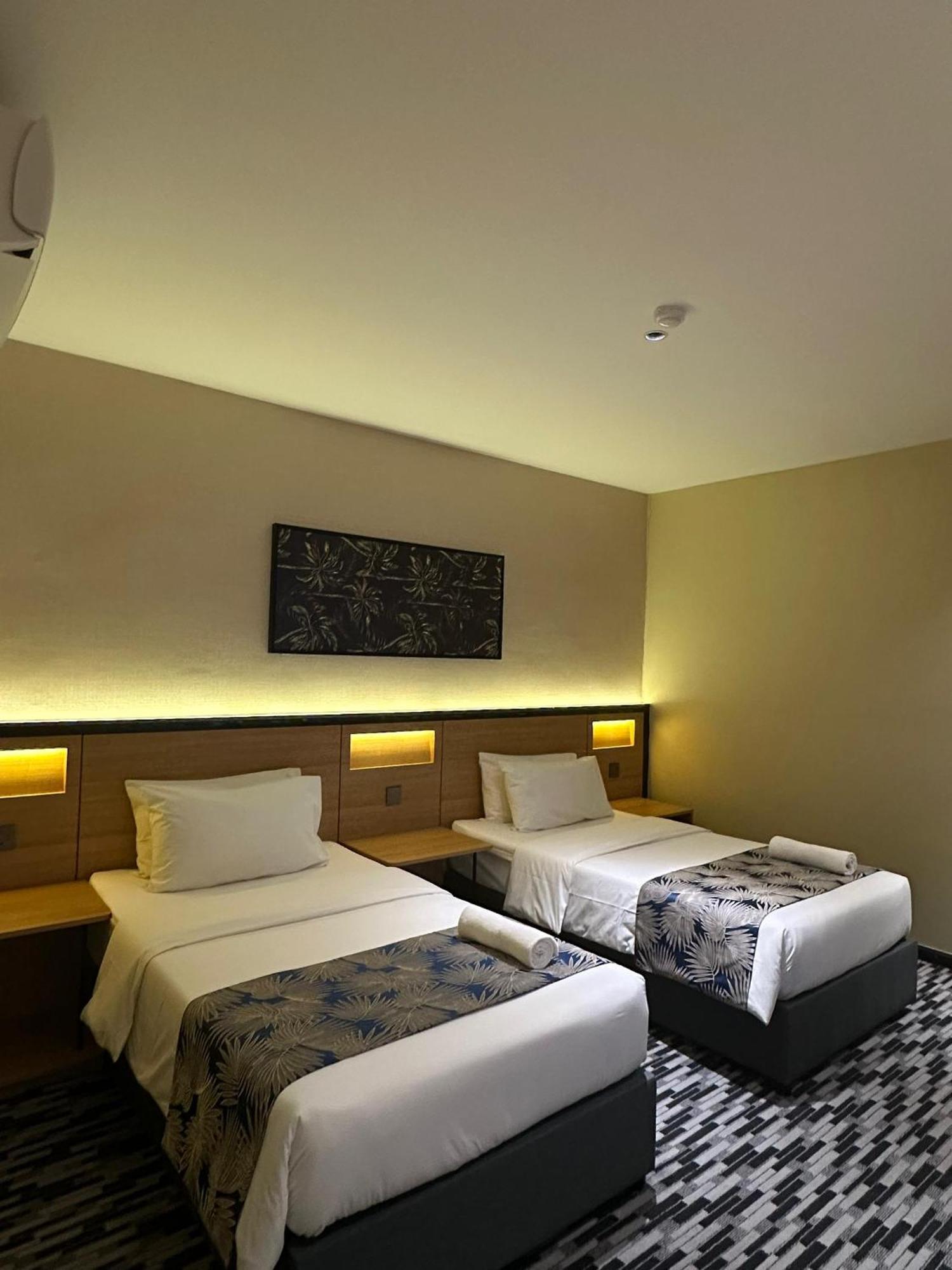 Nb Hotel Johor Bahru Buitenkant foto