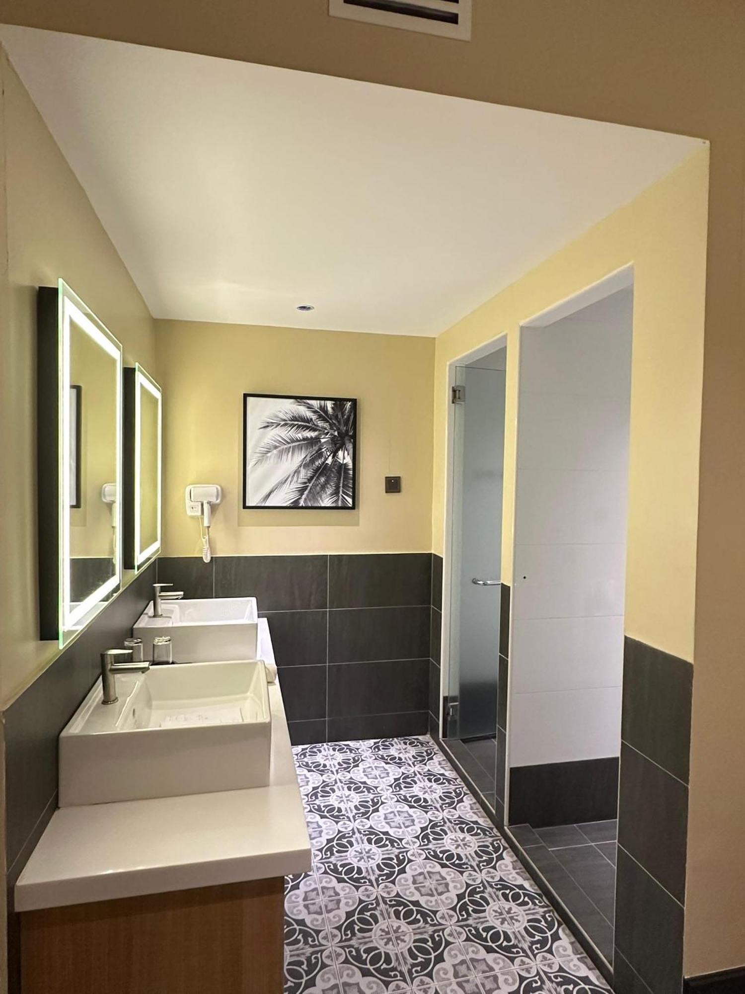 Nb Hotel Johor Bahru Buitenkant foto