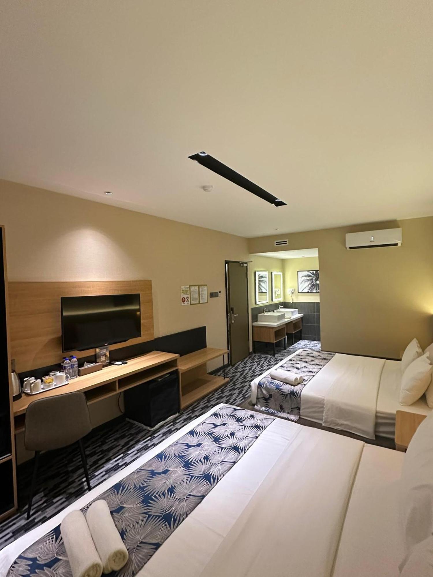 Nb Hotel Johor Bahru Buitenkant foto