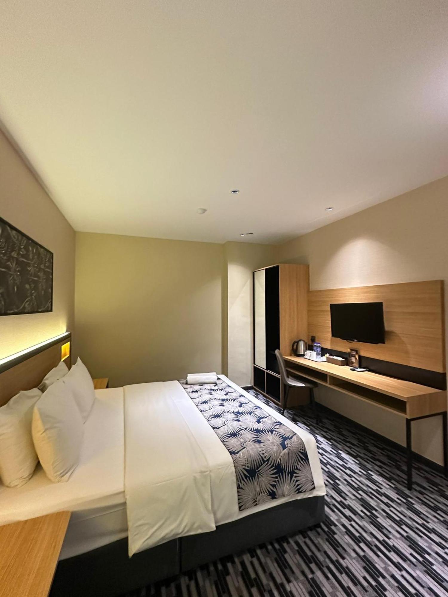 Nb Hotel Johor Bahru Buitenkant foto