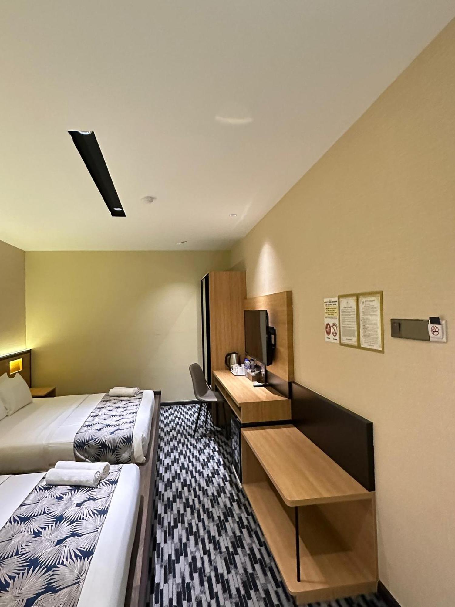 Nb Hotel Johor Bahru Buitenkant foto
