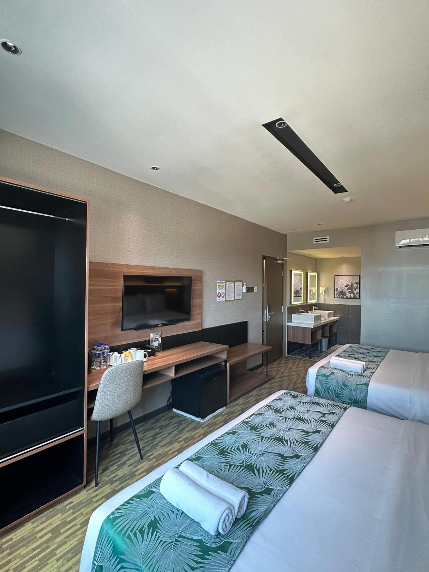 Nb Hotel Johor Bahru Buitenkant foto