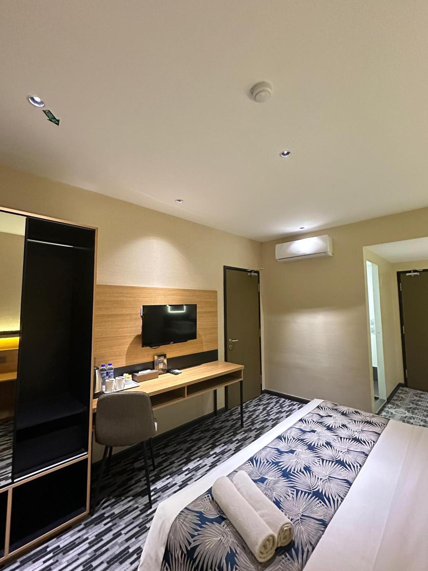 Nb Hotel Johor Bahru Buitenkant foto