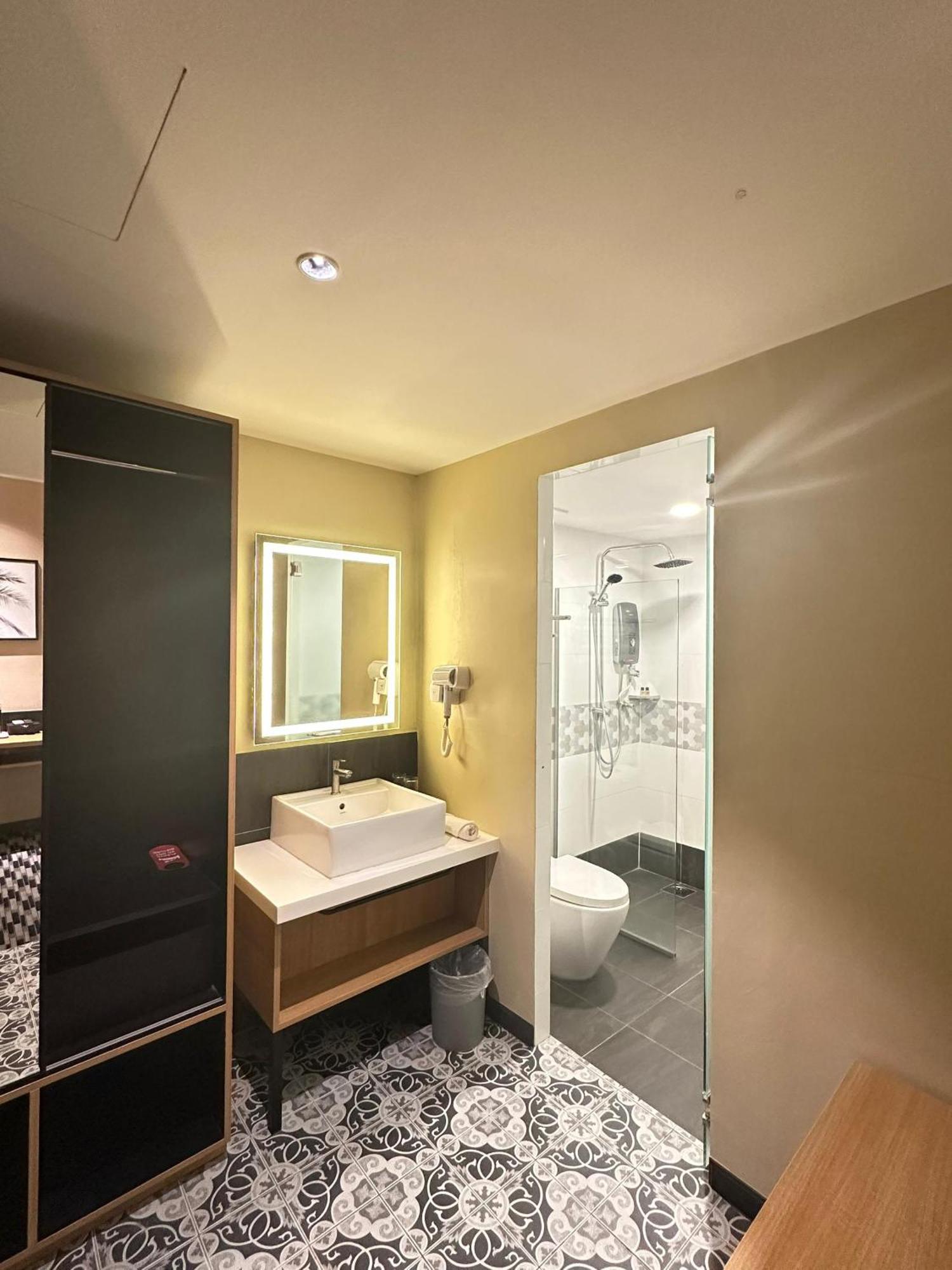 Nb Hotel Johor Bahru Buitenkant foto